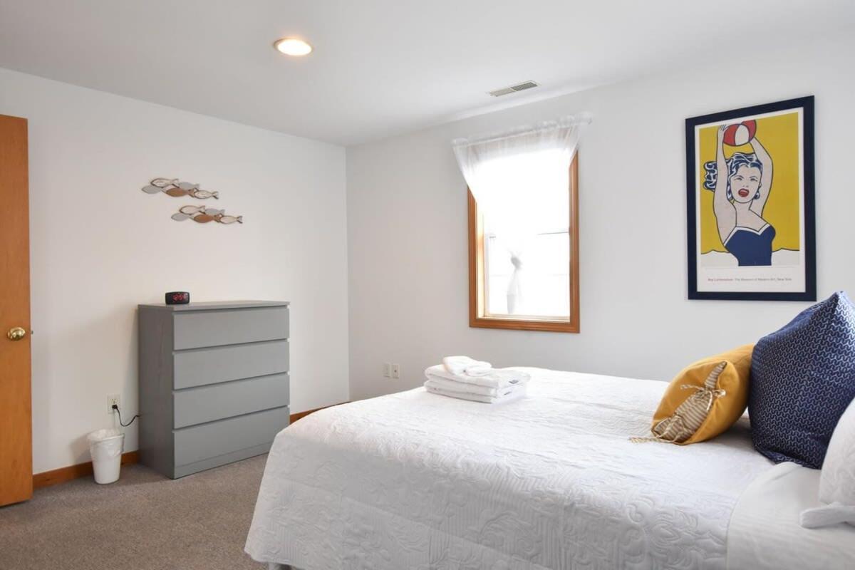 12216 - Beautiful Views Of Cape Cod Bay Access To Private Beach Easy Access To P-Town Truro Luaran gambar