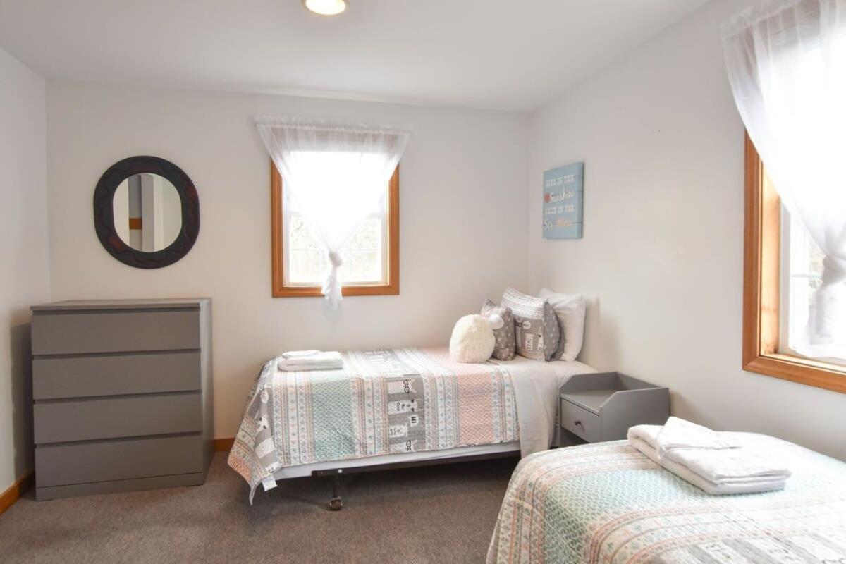 12216 - Beautiful Views Of Cape Cod Bay Access To Private Beach Easy Access To P-Town Truro Luaran gambar