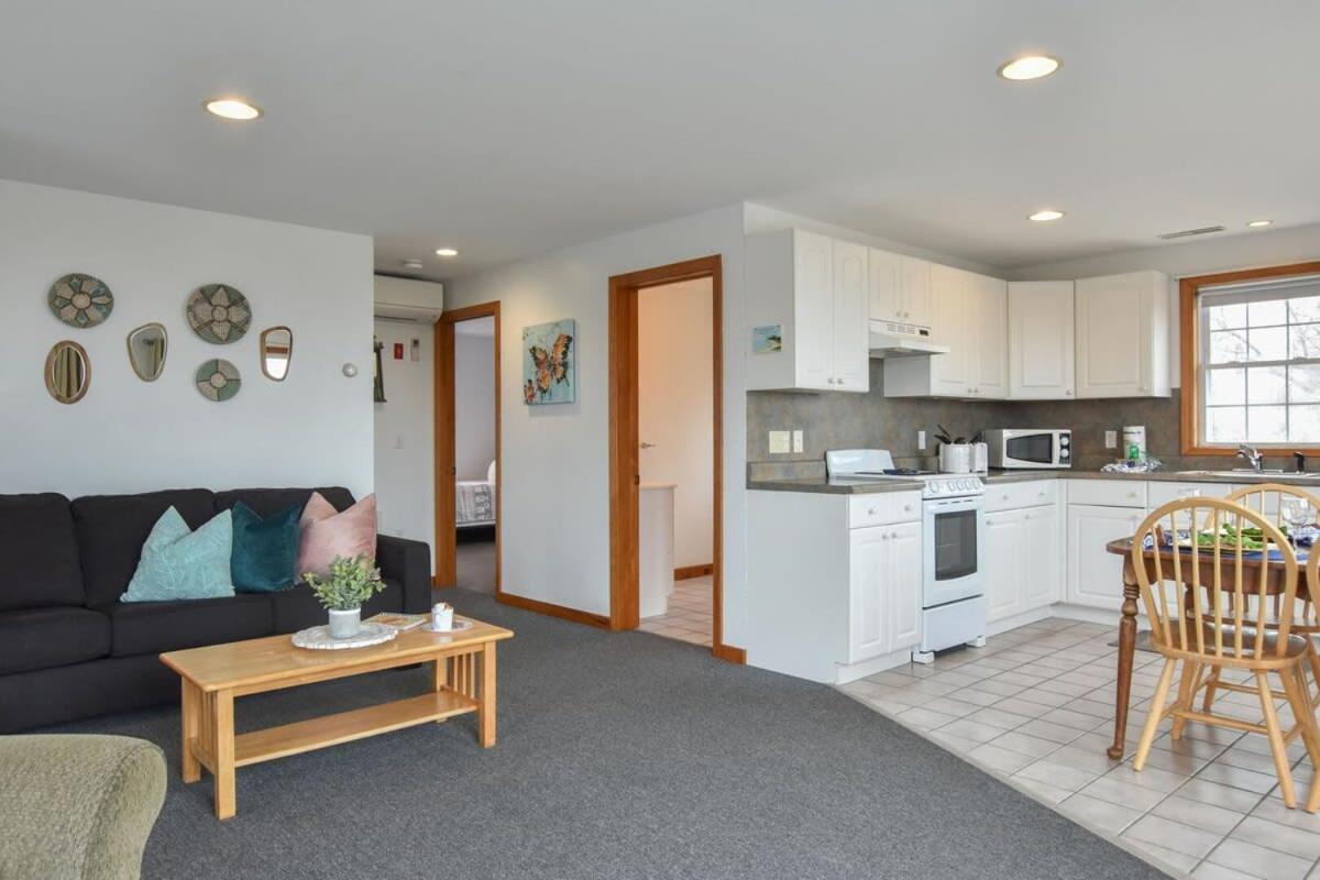 12216 - Beautiful Views Of Cape Cod Bay Access To Private Beach Easy Access To P-Town Truro Luaran gambar