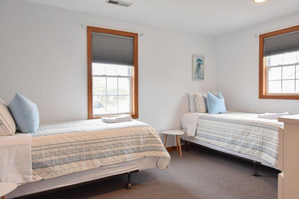 12216 - Beautiful Views Of Cape Cod Bay Access To Private Beach Easy Access To P-Town Truro Luaran gambar